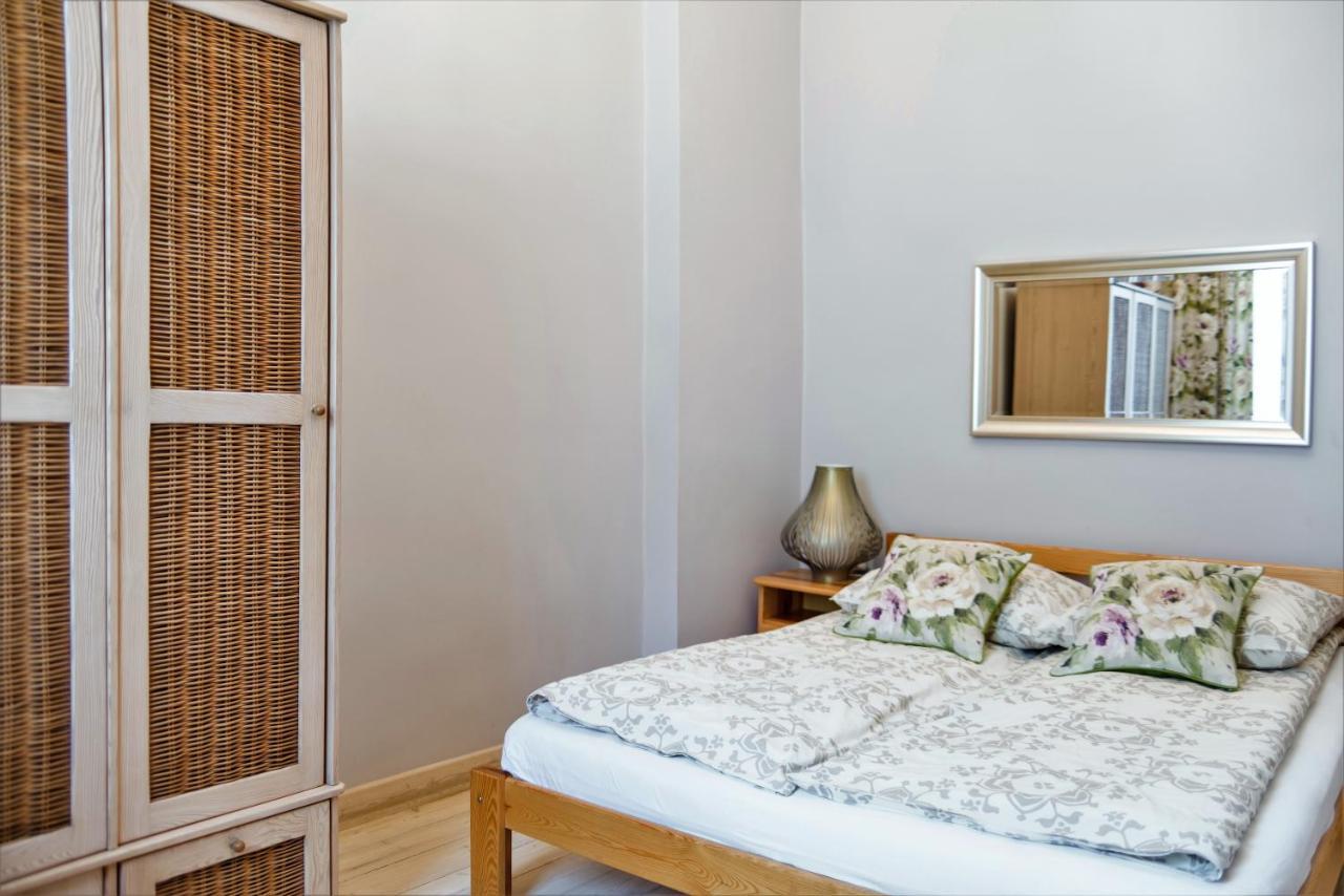 Ferienwohnung Apartament Chmielna BIS Warschau Exterior foto